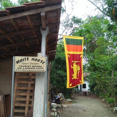 White House Hotel Unawatuna Buitenkant foto